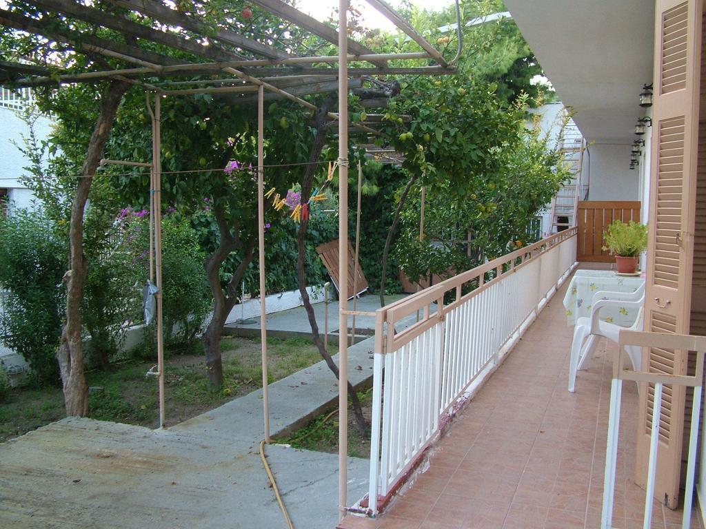 George'S Apartment Agia Marina  Habitación foto